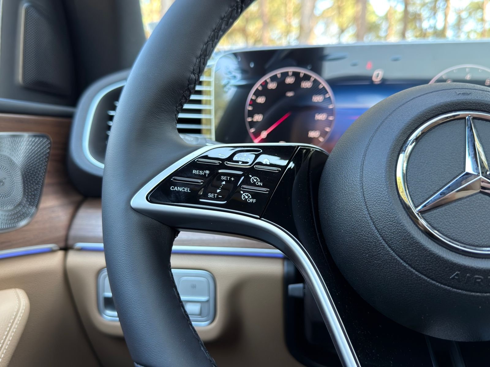 New 2026 Obsidian Black Metallic Mercedes-Benz GLE 350 image 23