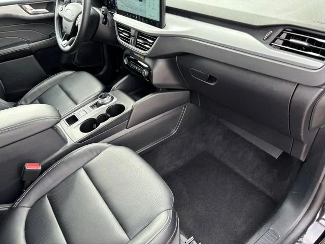 Used 2025 Black Ford Platinum image 23