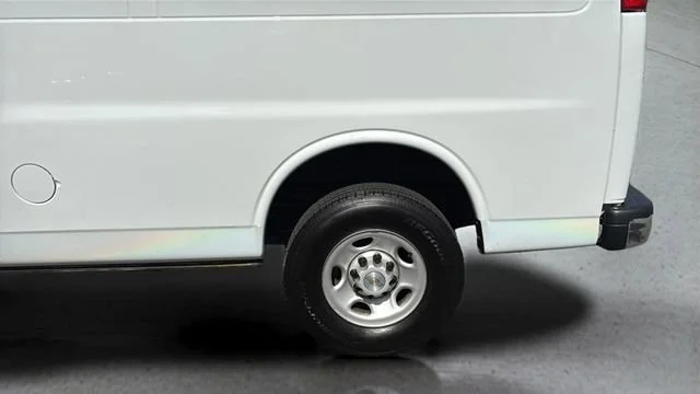 Used 2022 Summit White Chevrolet WT image 35