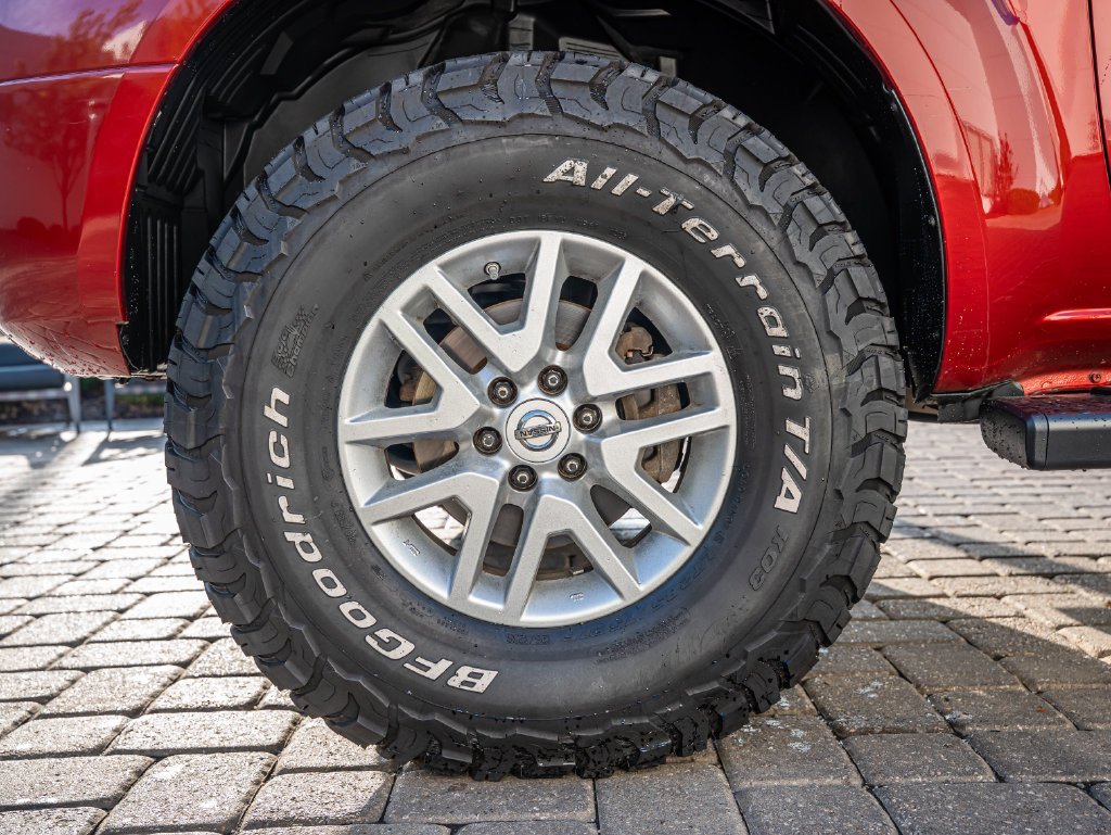 Used 2018 Lava Red Nissan SV image 13