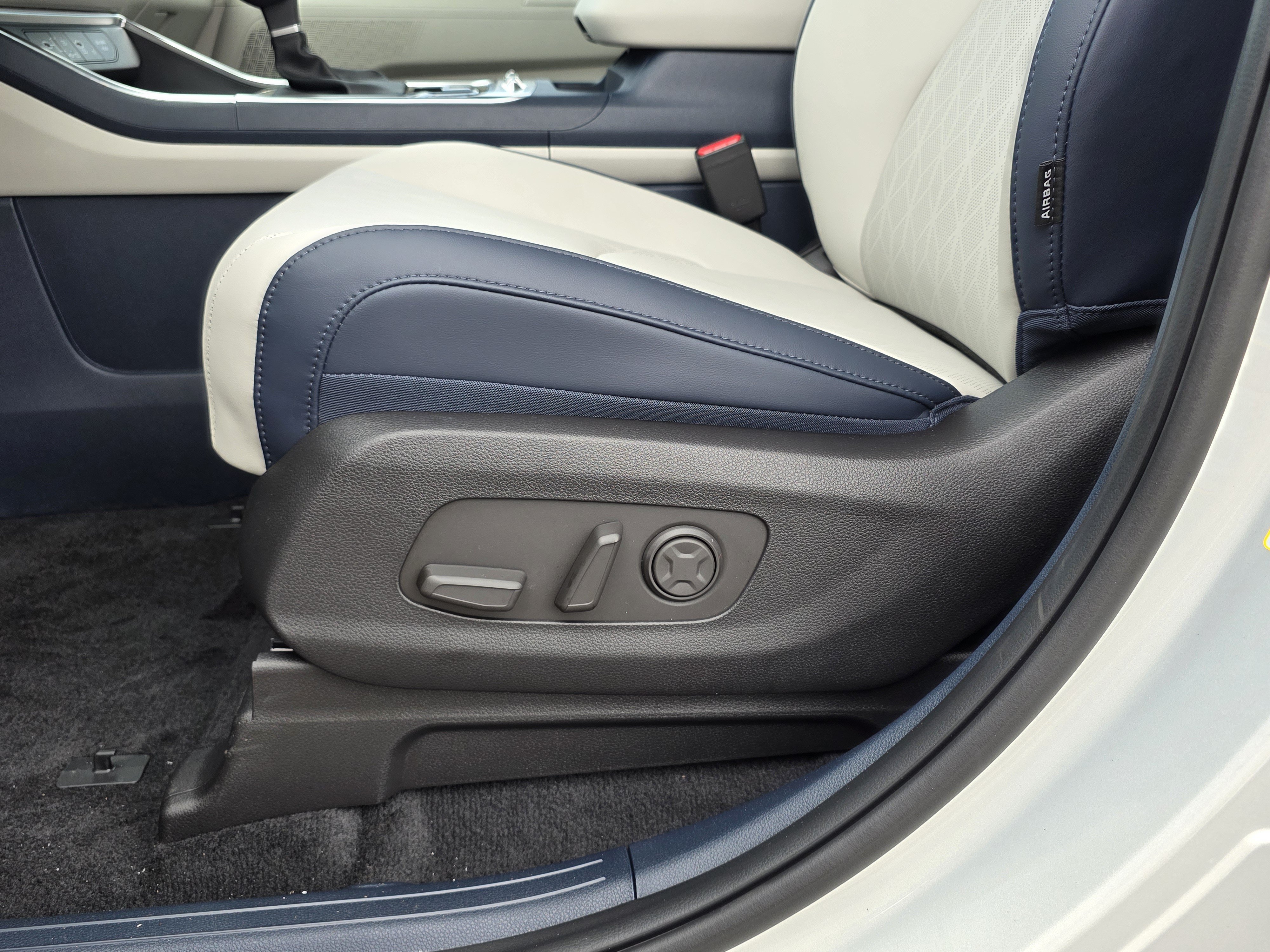 New 2026 Ivory Silver Kia SX image 10