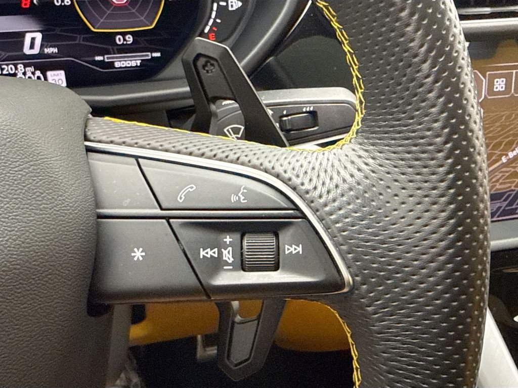 Used 2019 Black Lamborghini Base image 12