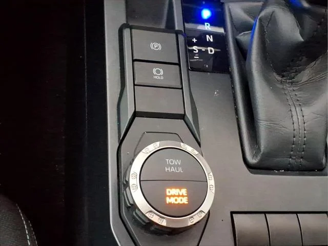 Certified Used 2024 BLACK Toyota  image 18