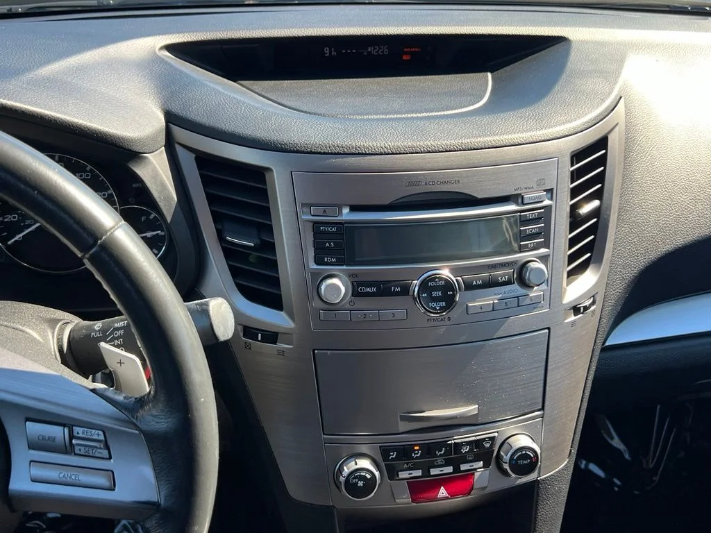 Used 2011 Graphite Gray Metallic Subaru 2.5i Premium image 21