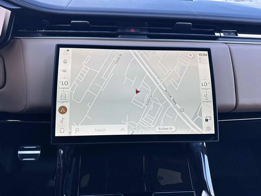 New 2026 Santorini Black Land Rover Dynamic SE image 13