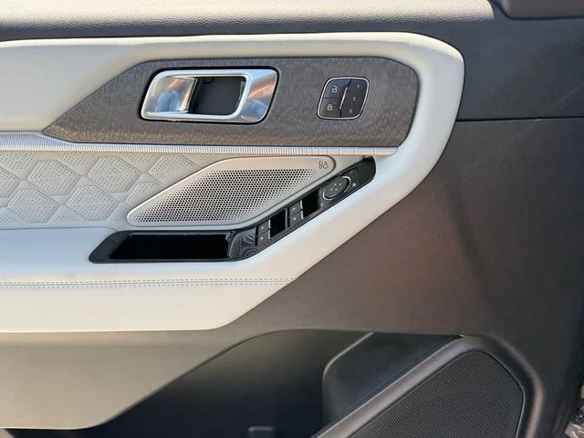 New 2026 Carbonized Gray Metallic Ford Platinum™ image 15