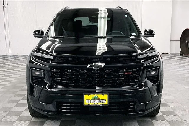 Used 2025 Mosaic Black Metallic Chevrolet RS image 4