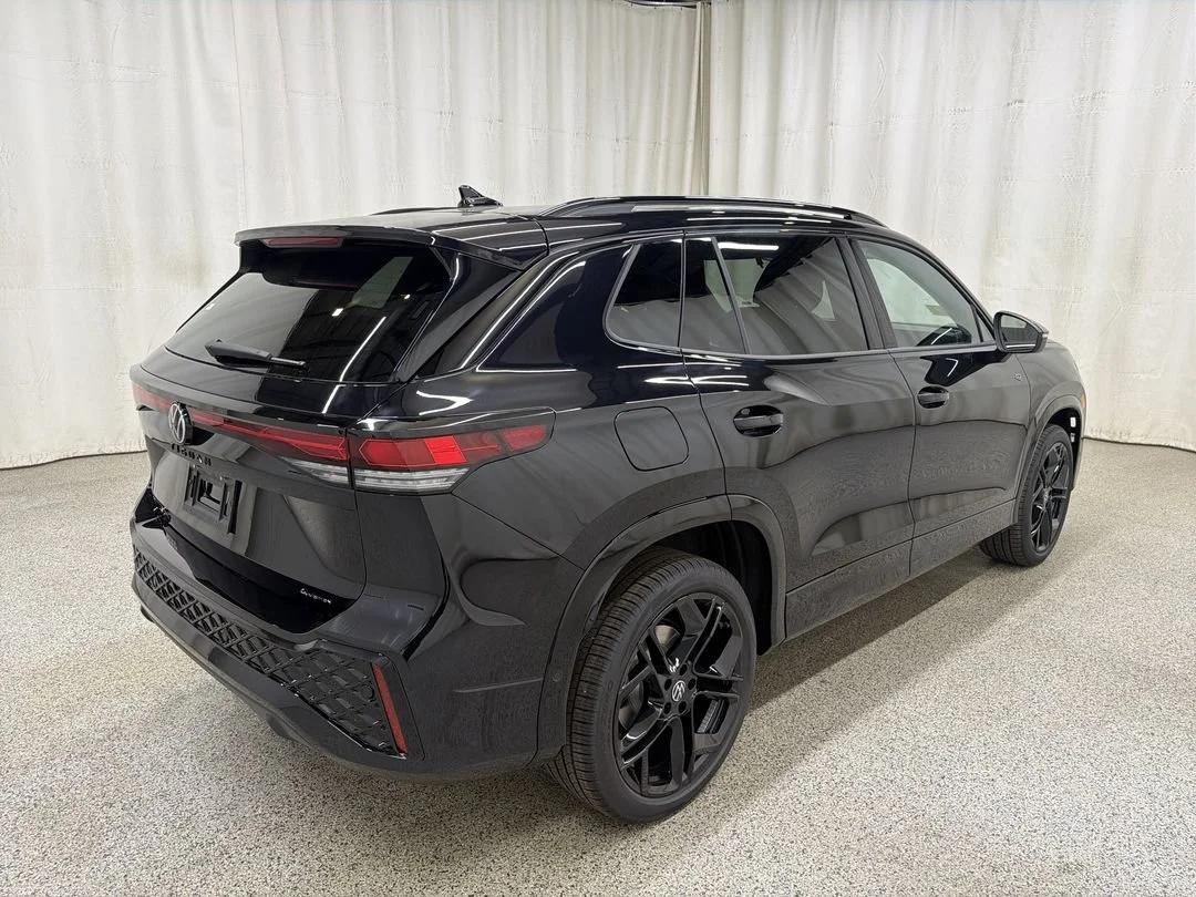 New 2026 Deep Black Pearl Volkswagen SE R-Line Black image 8
