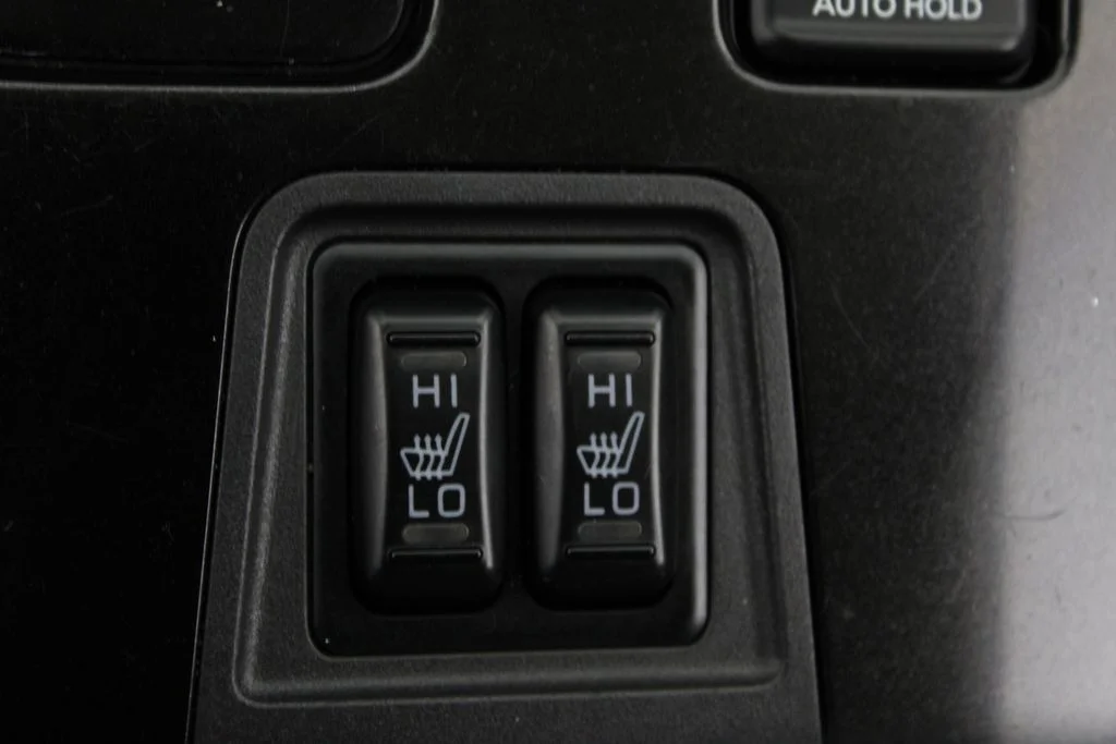 Used 2019 Red Mitsubishi ES image 23