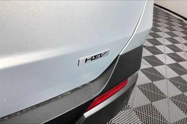 New 2027 Silver Kia SX image 10
