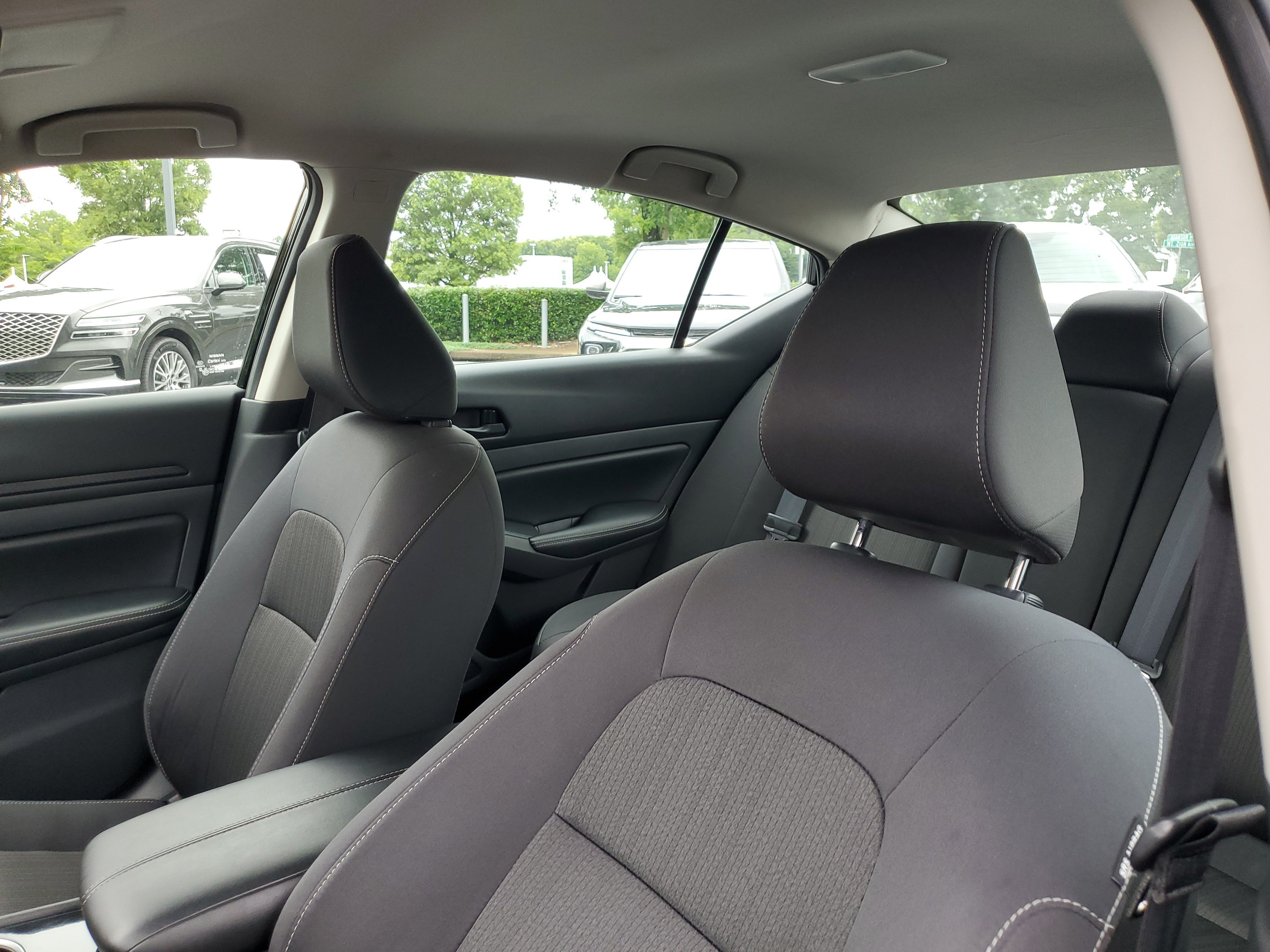 Used 2024 Super Black Nissan 2.5 SV image 15