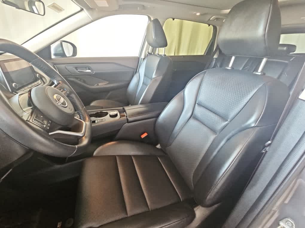 Used 2023 Gun Metallic Nissan SV image 8