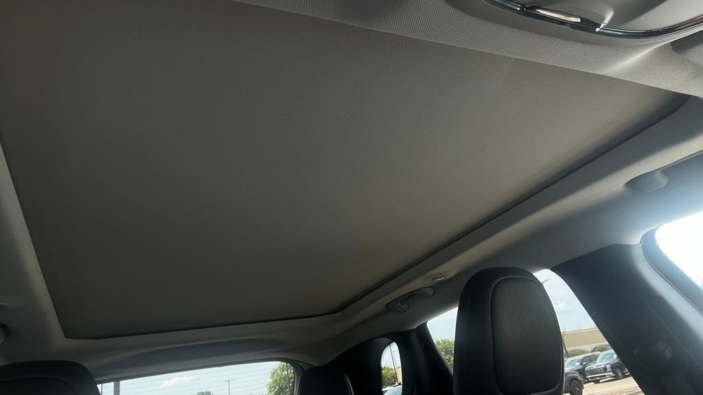 Used 2020 Blue Jeep Latitude Plus image 27
