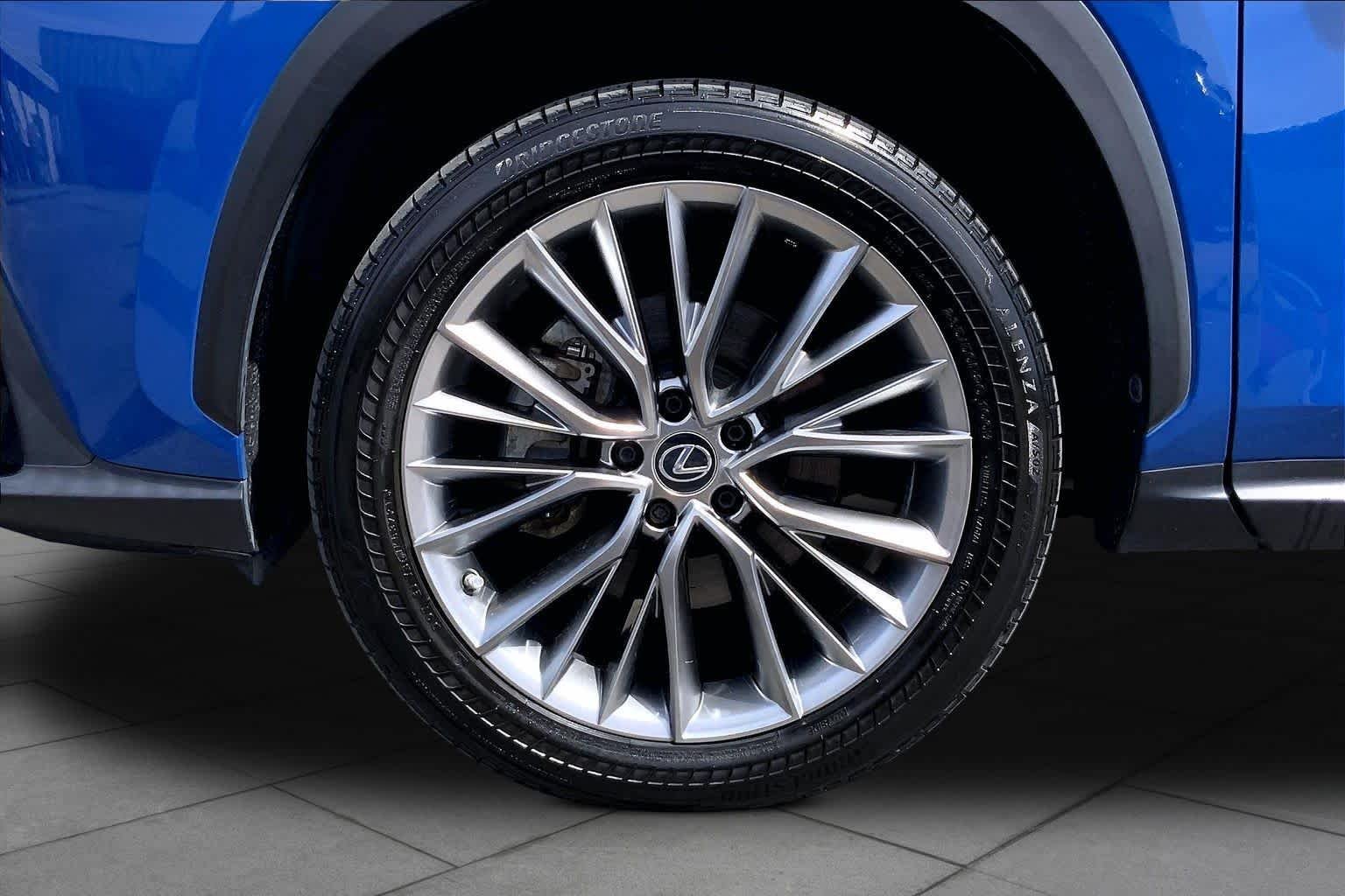 Used 2022 GRECIAN WATER Lexus Premium image 15