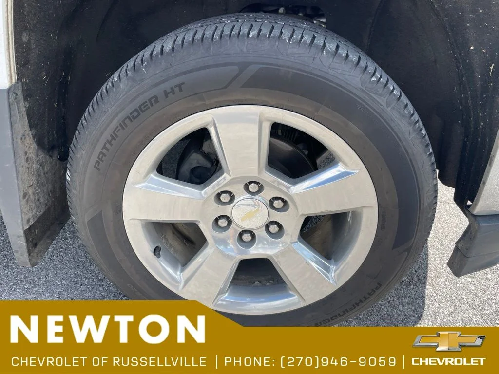 Used 2018 Summit White Chevrolet LT image 17