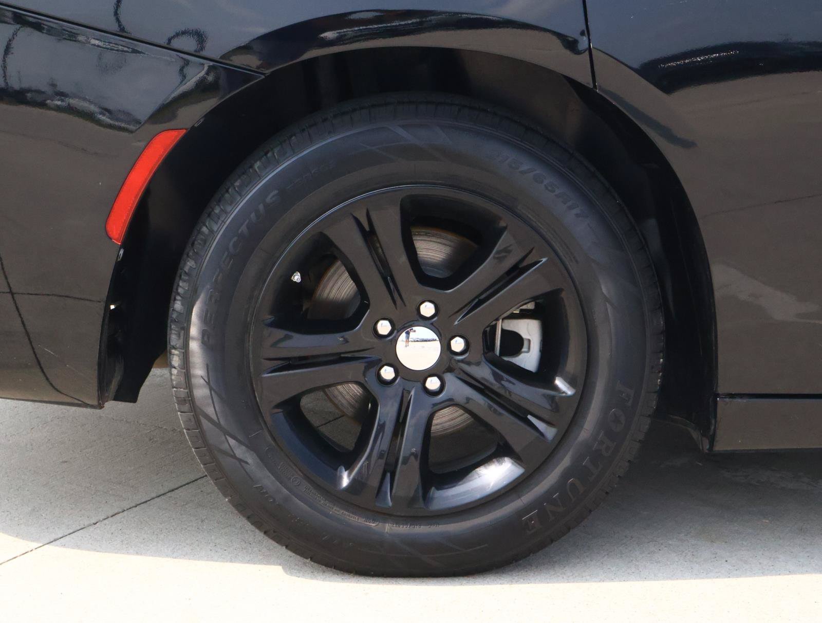 2022 Dodge Charger SXT - Photo 8