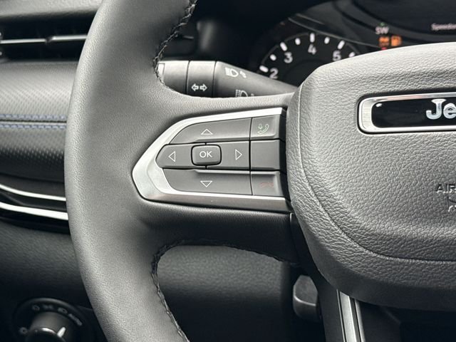 New 2026 White/off-white Jeep Latitude image 25