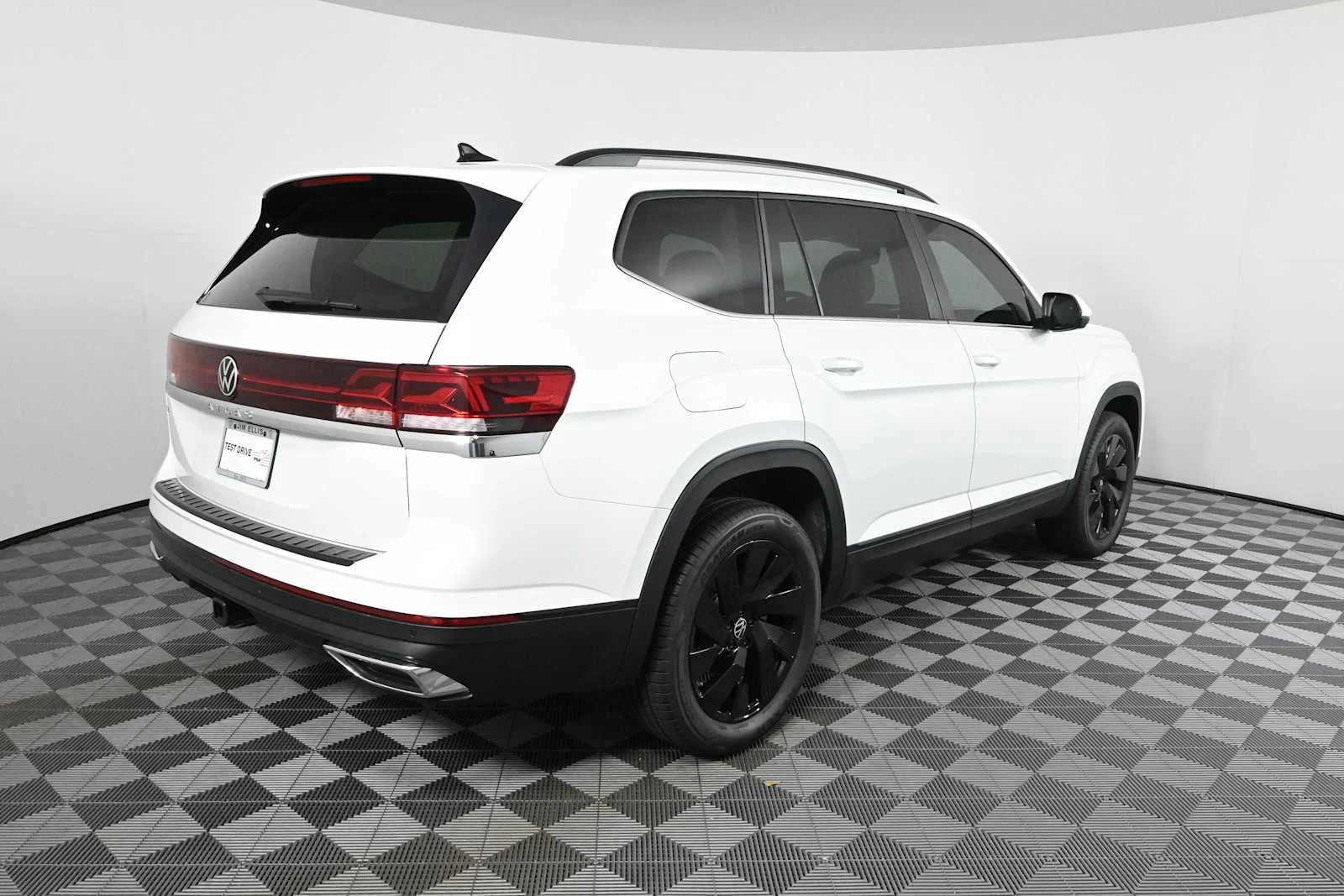 New 2026 Opal White Pearl Volkswagen 2.0T SE w/Technology image 8