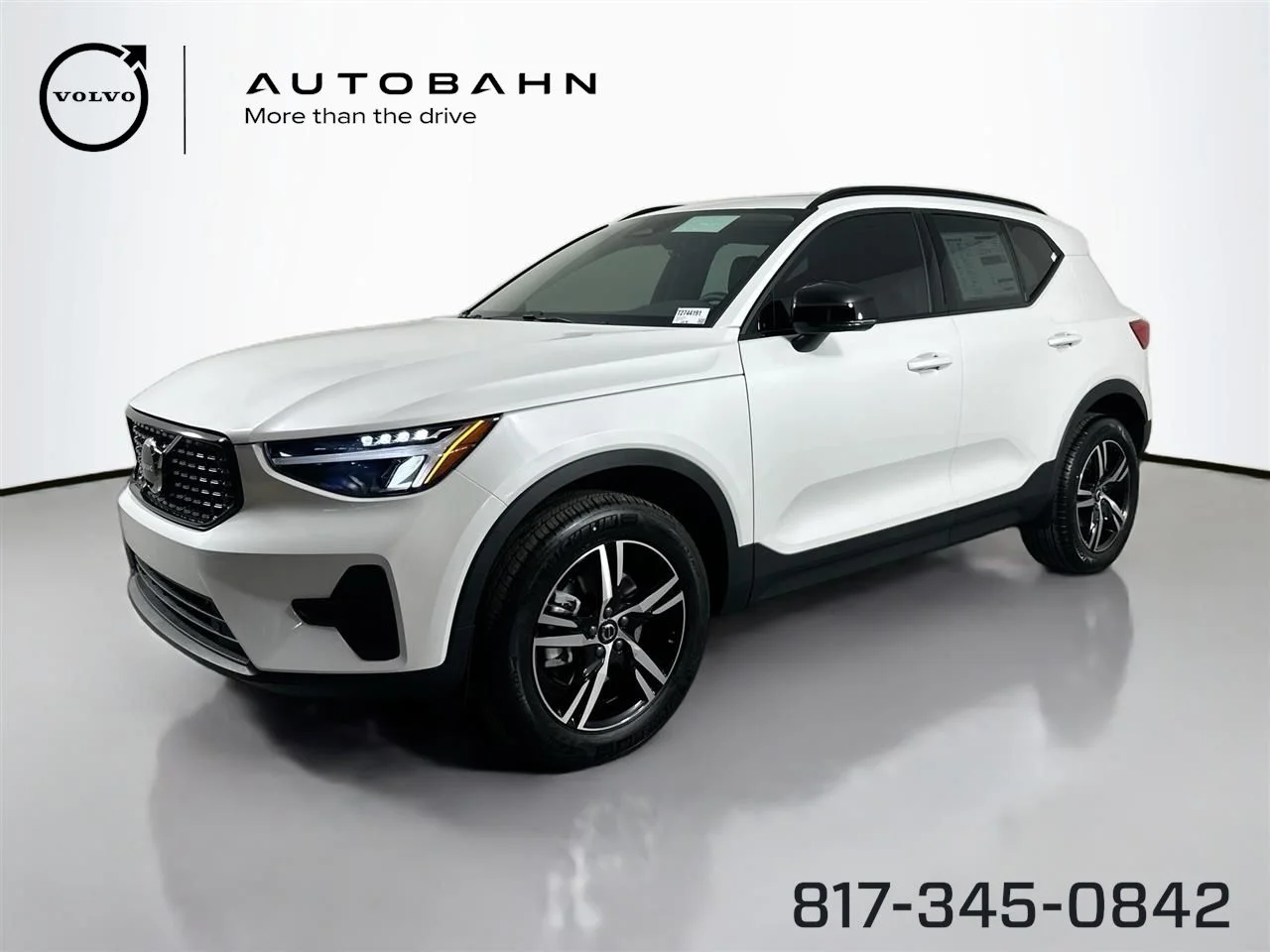 2026 Volvo XC40 B4 Core Dark FWD's photo