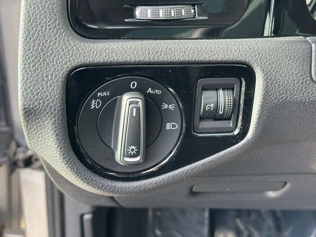 Used 2017 Silver Volkswagen TSI SEL 4-Door image 22