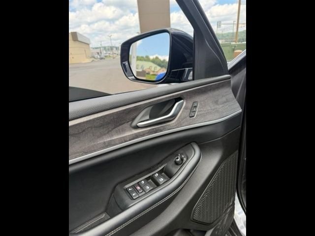 Used 2024 Gray Jeep Limited image 10
