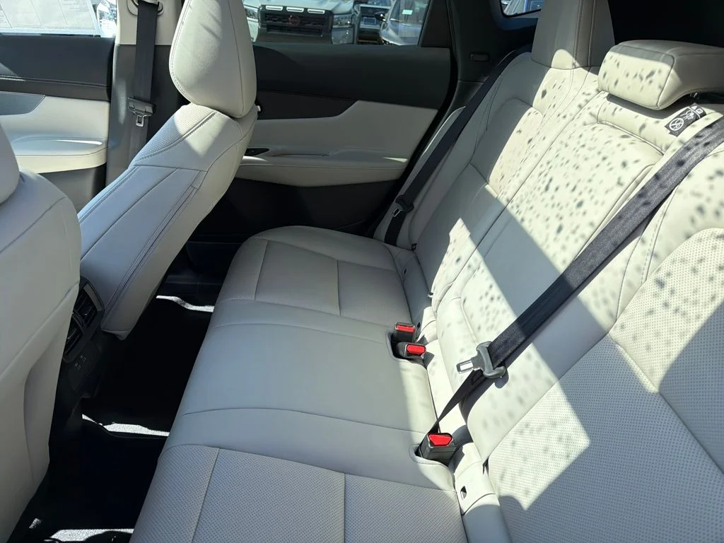 New 2026 Everest White Pearl TriCoat Nissan SL image 32