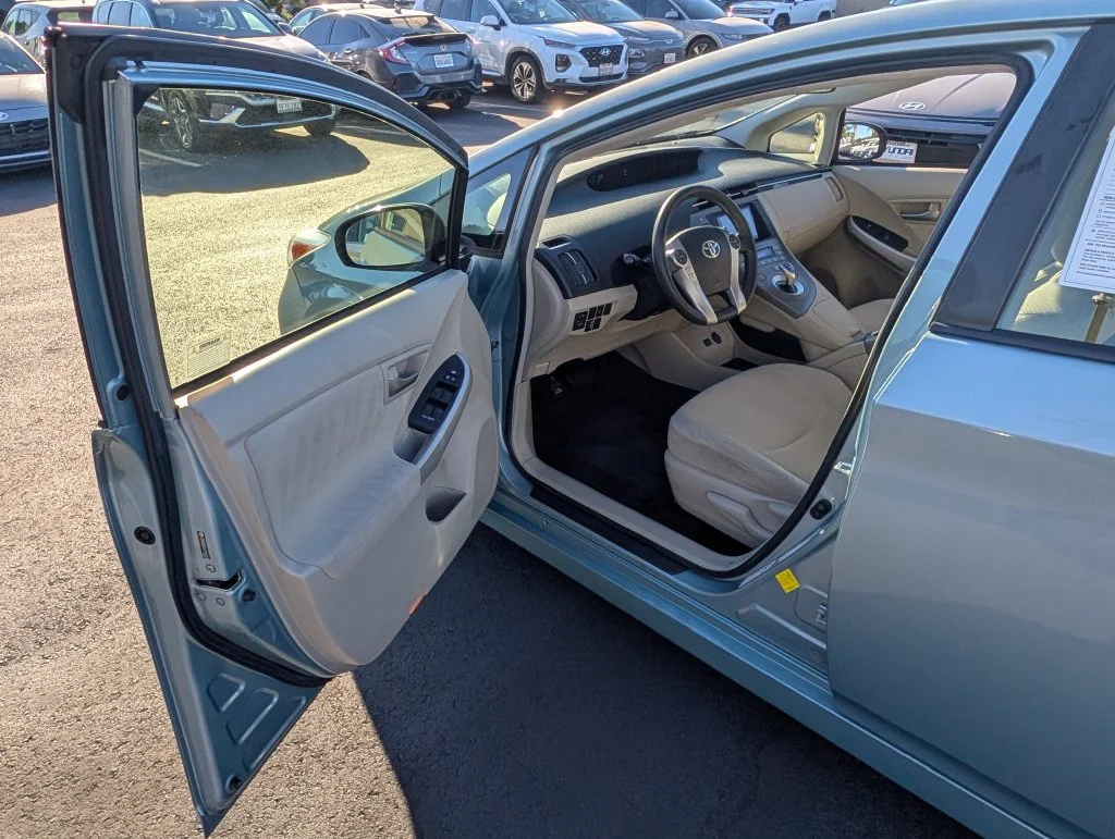 Used 2012 Beige Toyota Three image 35
