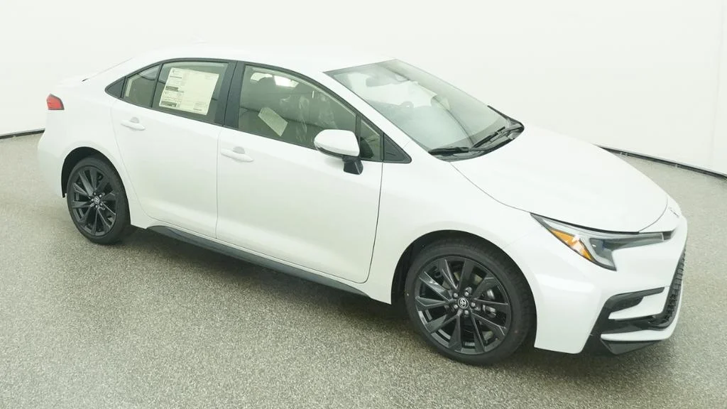 2026 Toyota Corolla SE - Photo 6