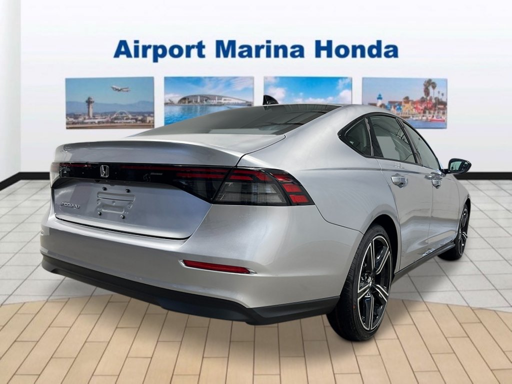 New 2026 Solar Silver Metallic Honda SE image 5