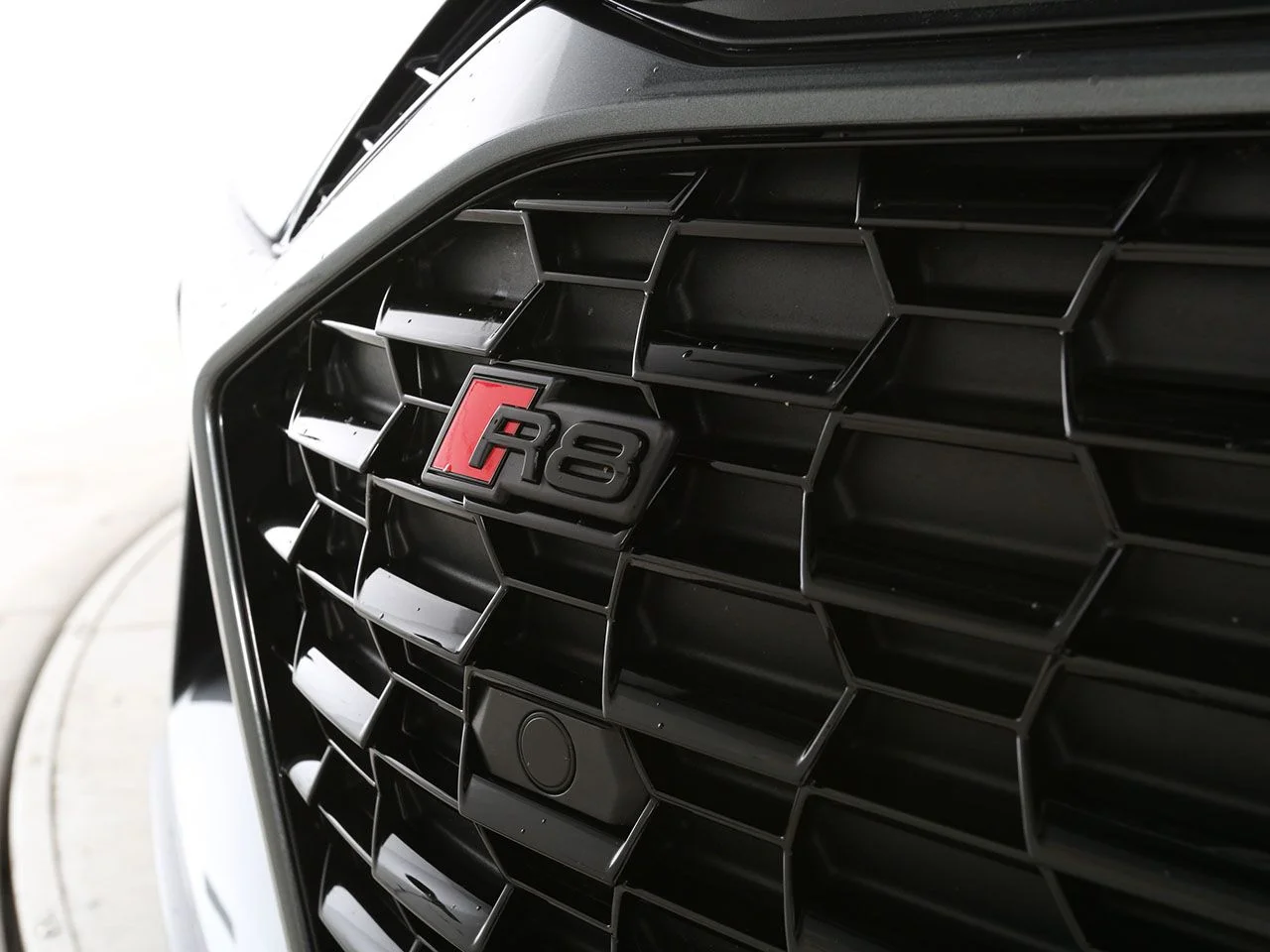Used 2022 Gray Audi V10 performance image 8