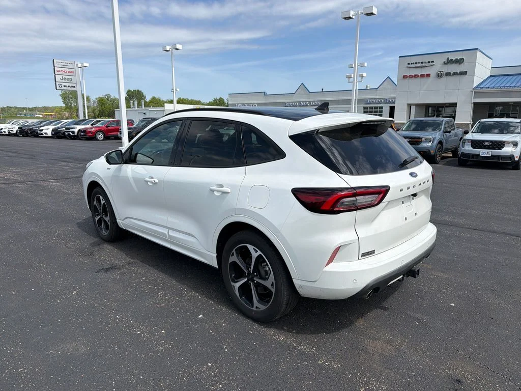 Used 2025 White Ford ST-Line Elite image 3