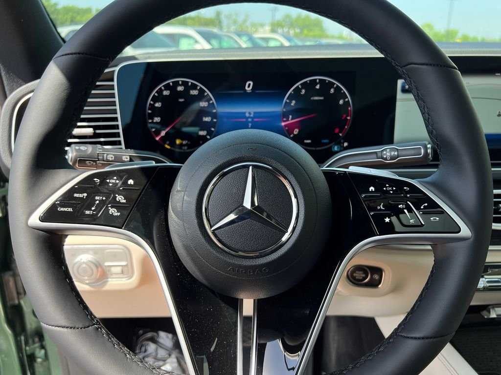 New 2026 MANUFAKTUR Ireland Mid Green Metallic Mercedes-Benz GLE 450 image 18