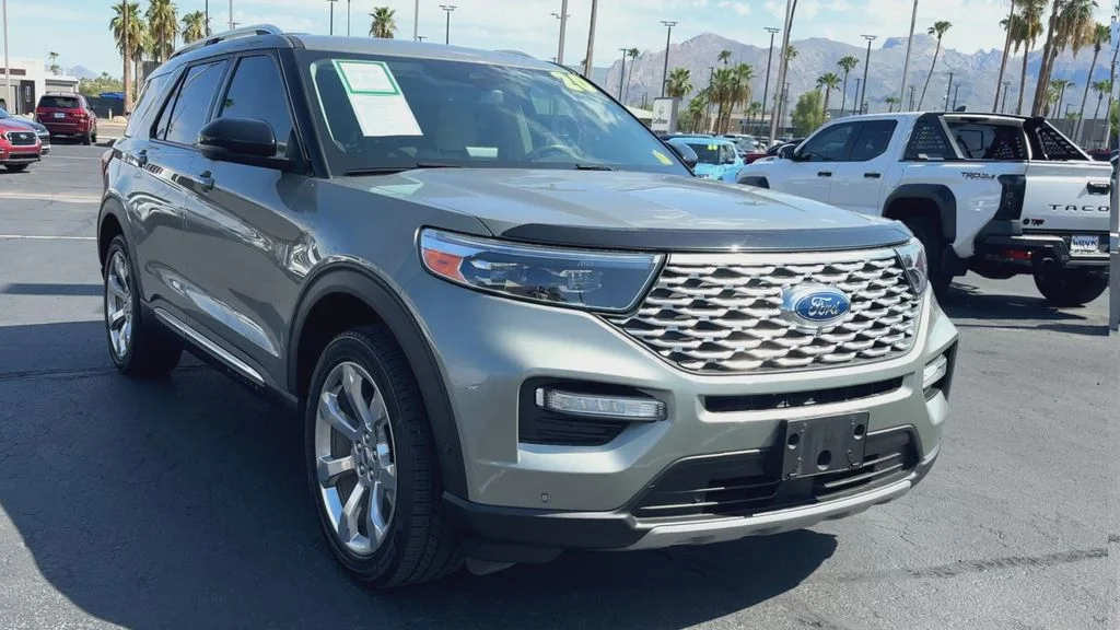 Used 2020 Green Ford Platinum image 4