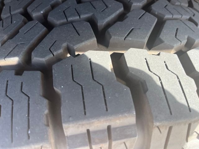Used 2016  Toyota  image 7