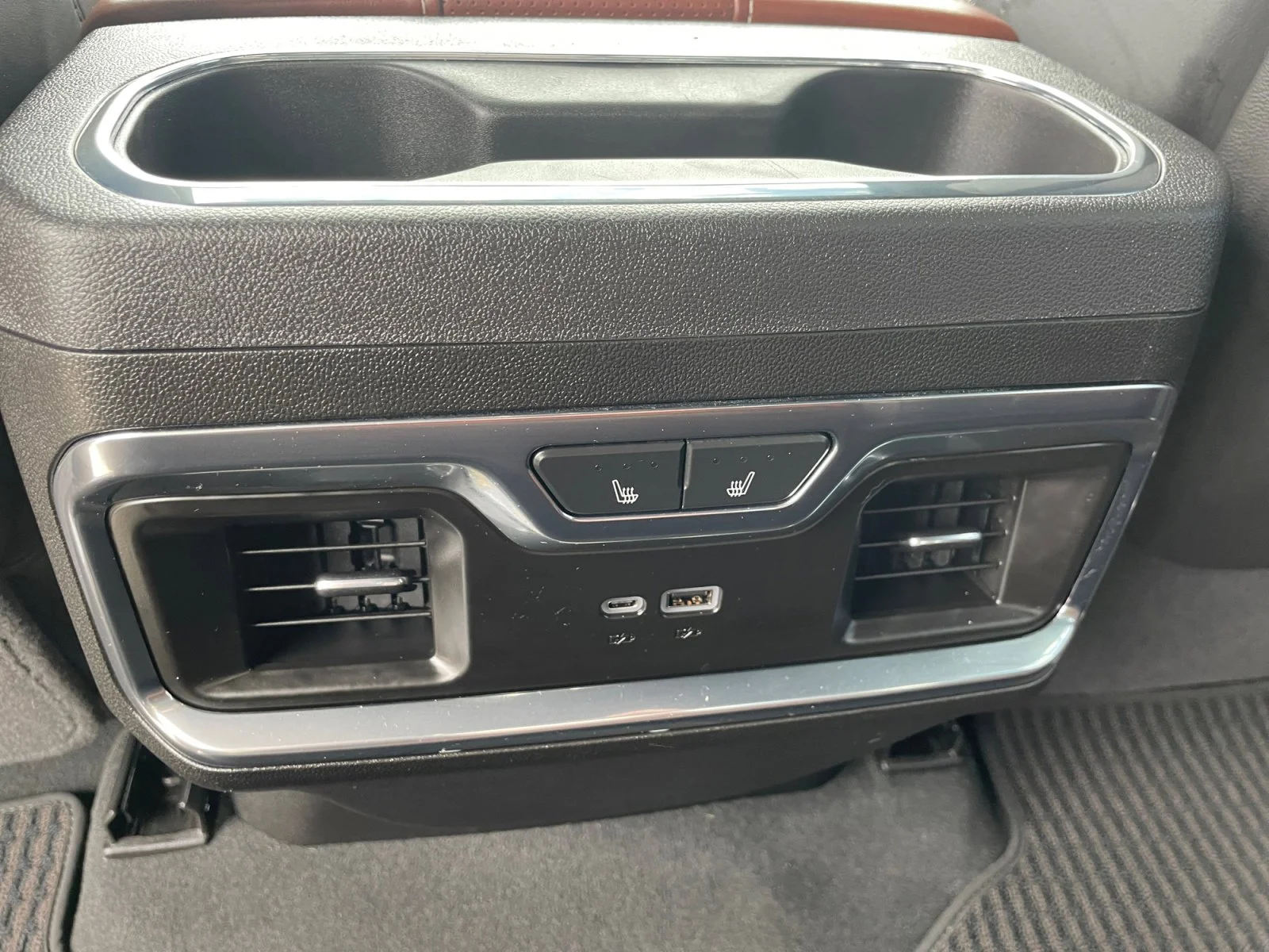 Used 2024 Gray GMC Denali Ultimate Crew Cab image 19