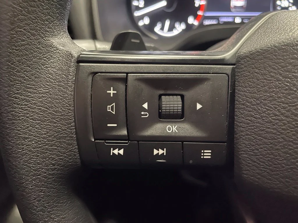 Used 2025 White Nissan S image 12