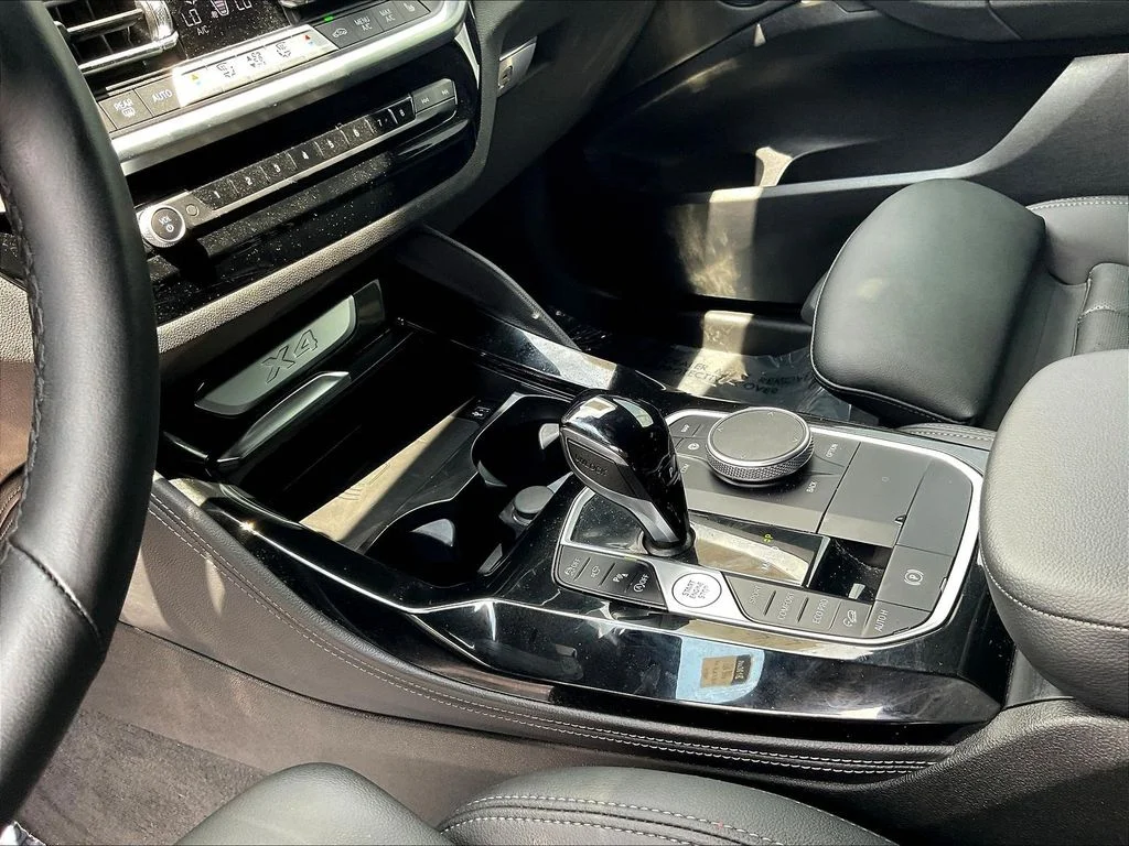 Used 2024 Black Sapphire Metallic BMW xDrive30i image 17