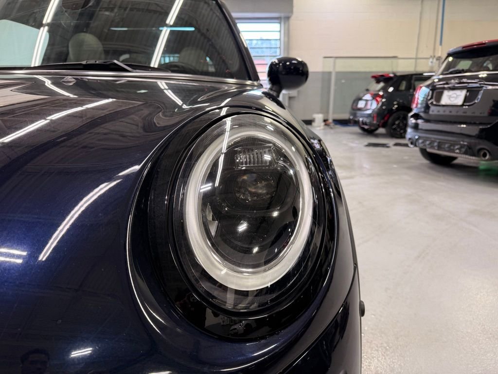 Certified Used 2023 MINI Yours Enigmatic Black met MINI  image 9