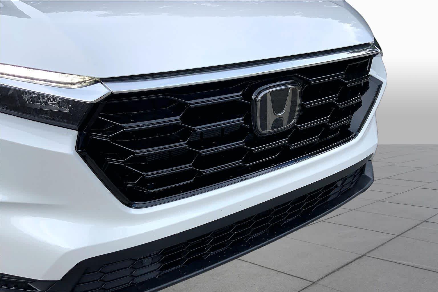 Certified Used 2026 Platinum White Pearl Honda EX-L image 32