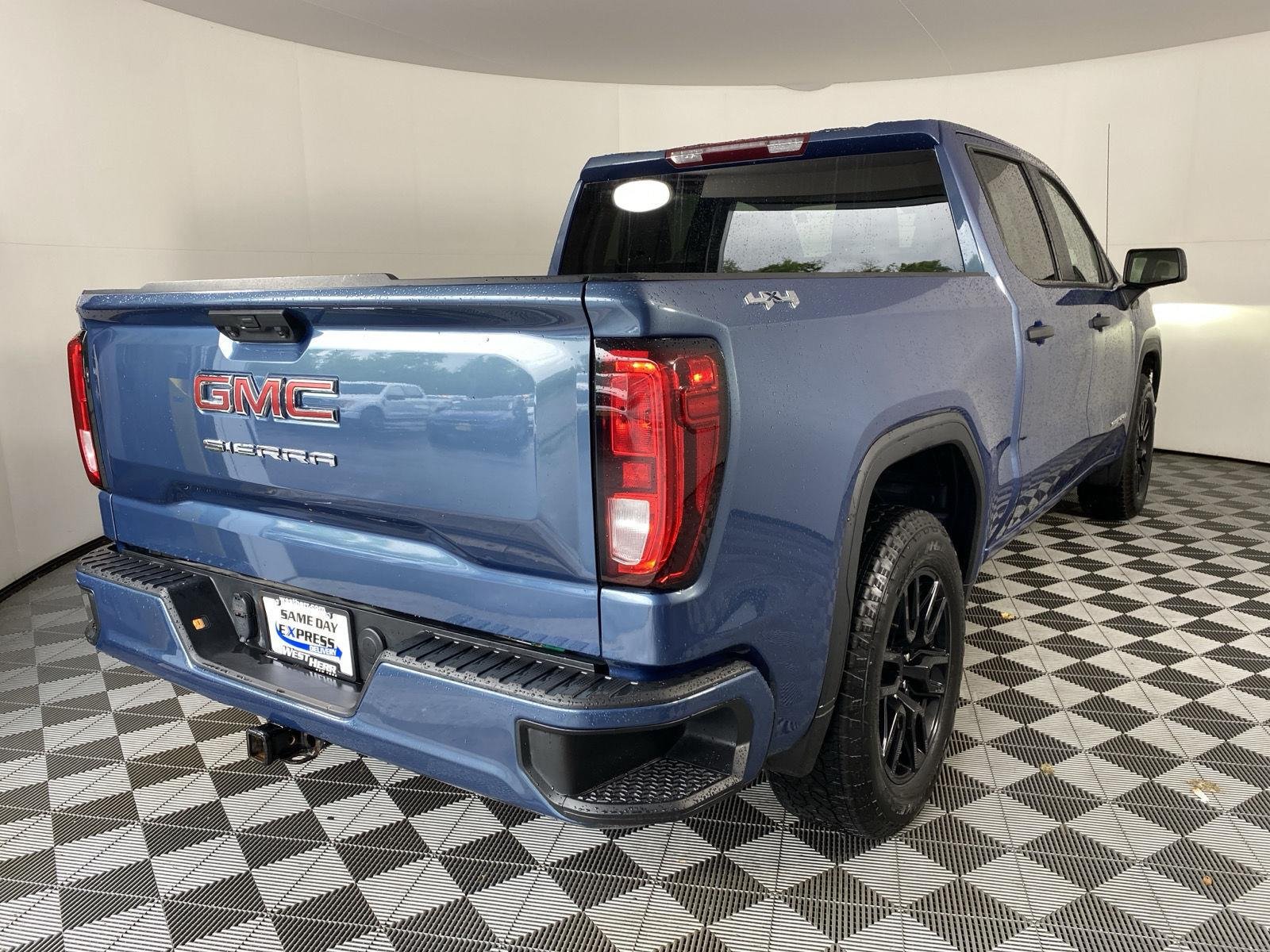 Used 2024 Downpour Metallic GMC Pro image 5