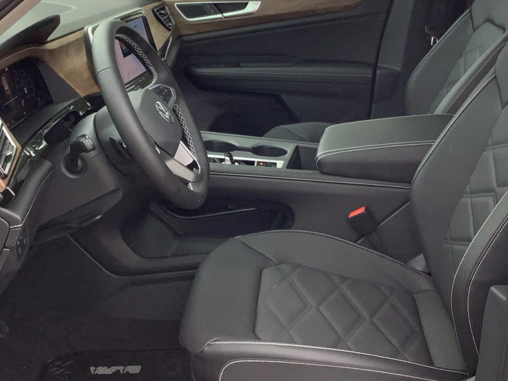 New 2026 OPAL WHITE Volkswagen 2.0T SE image 21