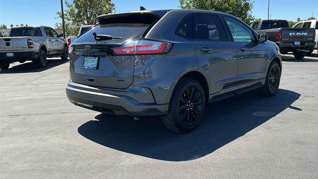 Used 2022 Gray Ford SE image 3