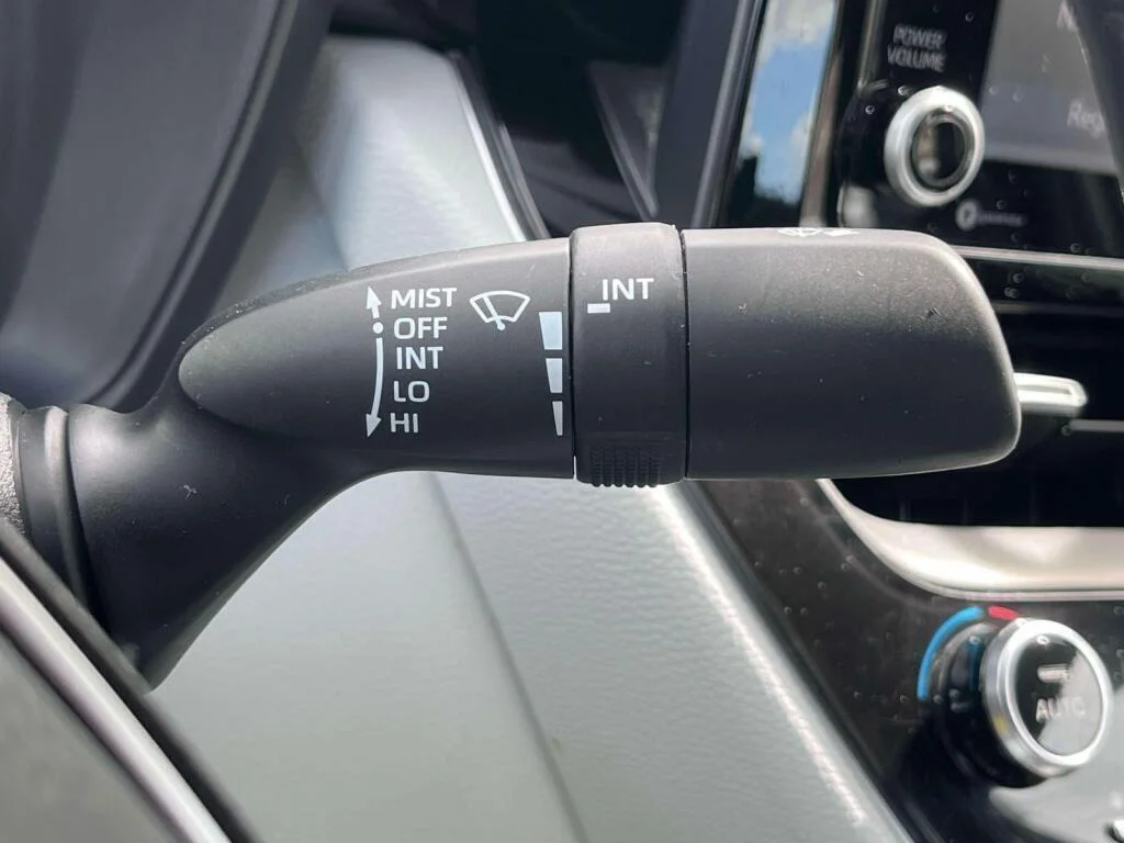 Certified Used 2022 Blue Crush Metallic Toyota SE image 34