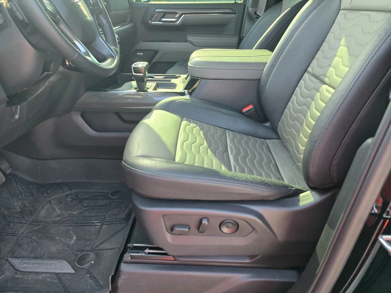 Used 2024 Black Chevrolet ZR2 image 9