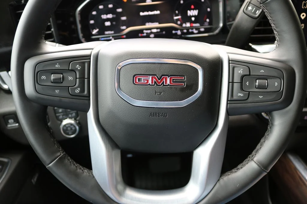 Used 2025 Black GMC SLT image 22