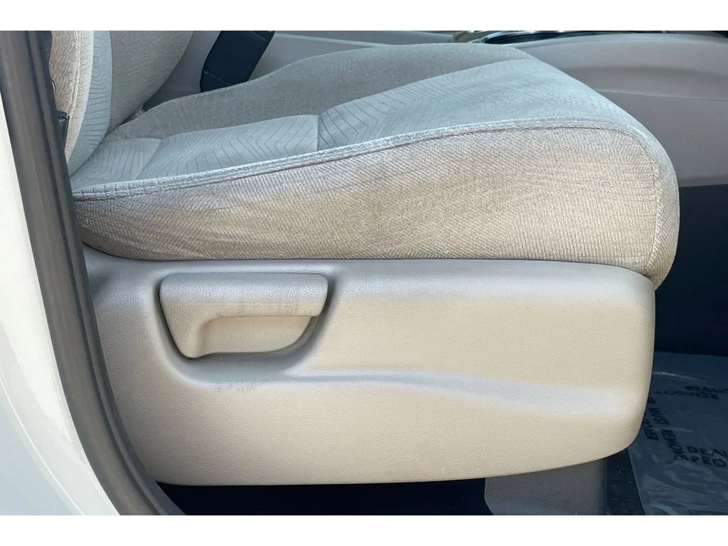 Used 2018 White Diamond Pearl Honda EX image 23