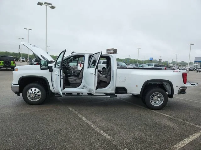 2026 Chevrolet Silverado 3500 HD LT - Photo 12