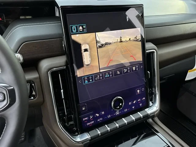 2027 GMC Yukon Denali Ultimate - Photo 15