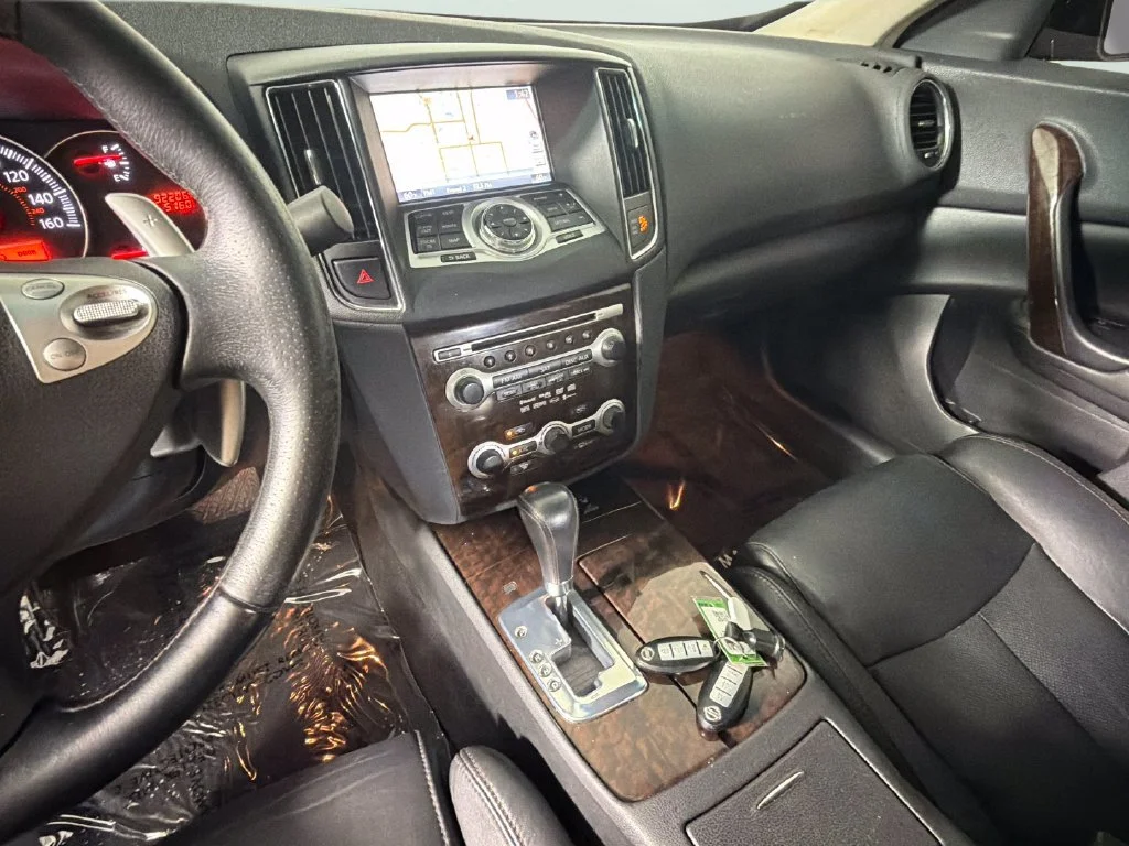 Used 2010  Nissan 3.5 SV w/Premium Pkg image 21
