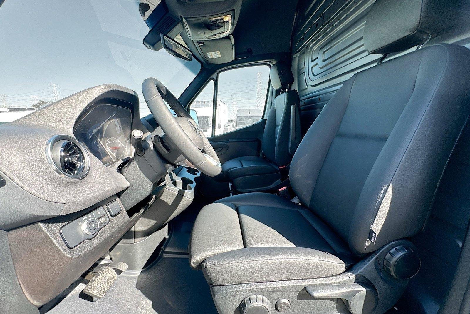 New 2026 Arctic White Mercedes-Benz  image 17